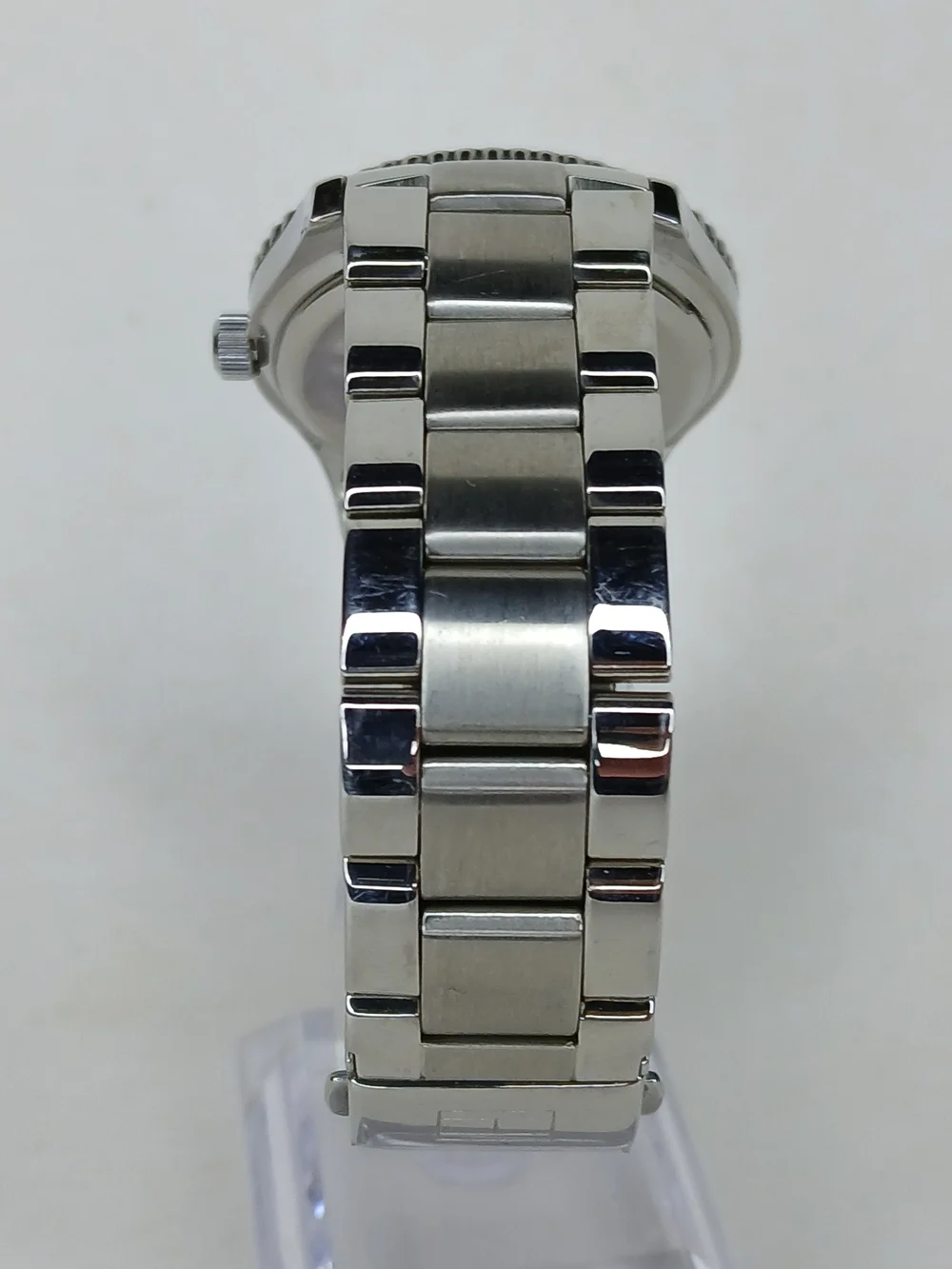 Tommy Hilfiger F80260 Women Watch Crystal Bezel Blue Dial Stainless Quartz
